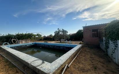 Piscina de Casa o xalet en venda en Utrera