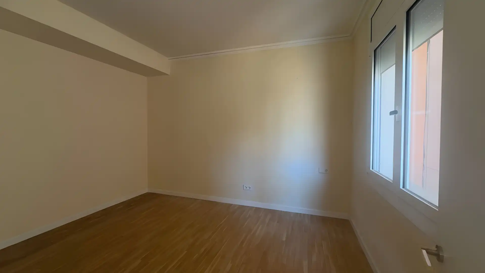 Bedroom of Flat for rent in Barcelona  with Air Conditioner, Heating and Parquet flooring