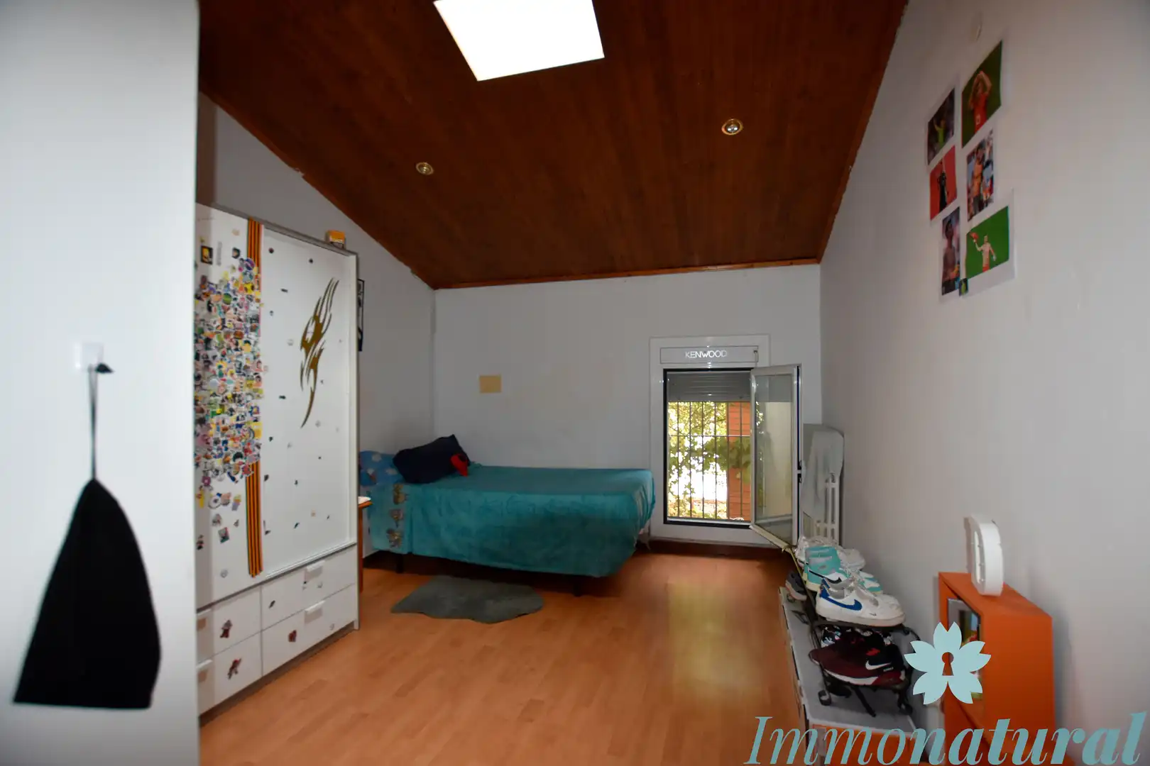 Dormitori de Casa o xalet en venda en Torrelles de Llobregat amb Calefacció, Jardí privat i Parquet