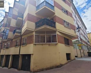 Vista exterior de Pis en venda en  Teruel Capital amb Calefacció i Balcó