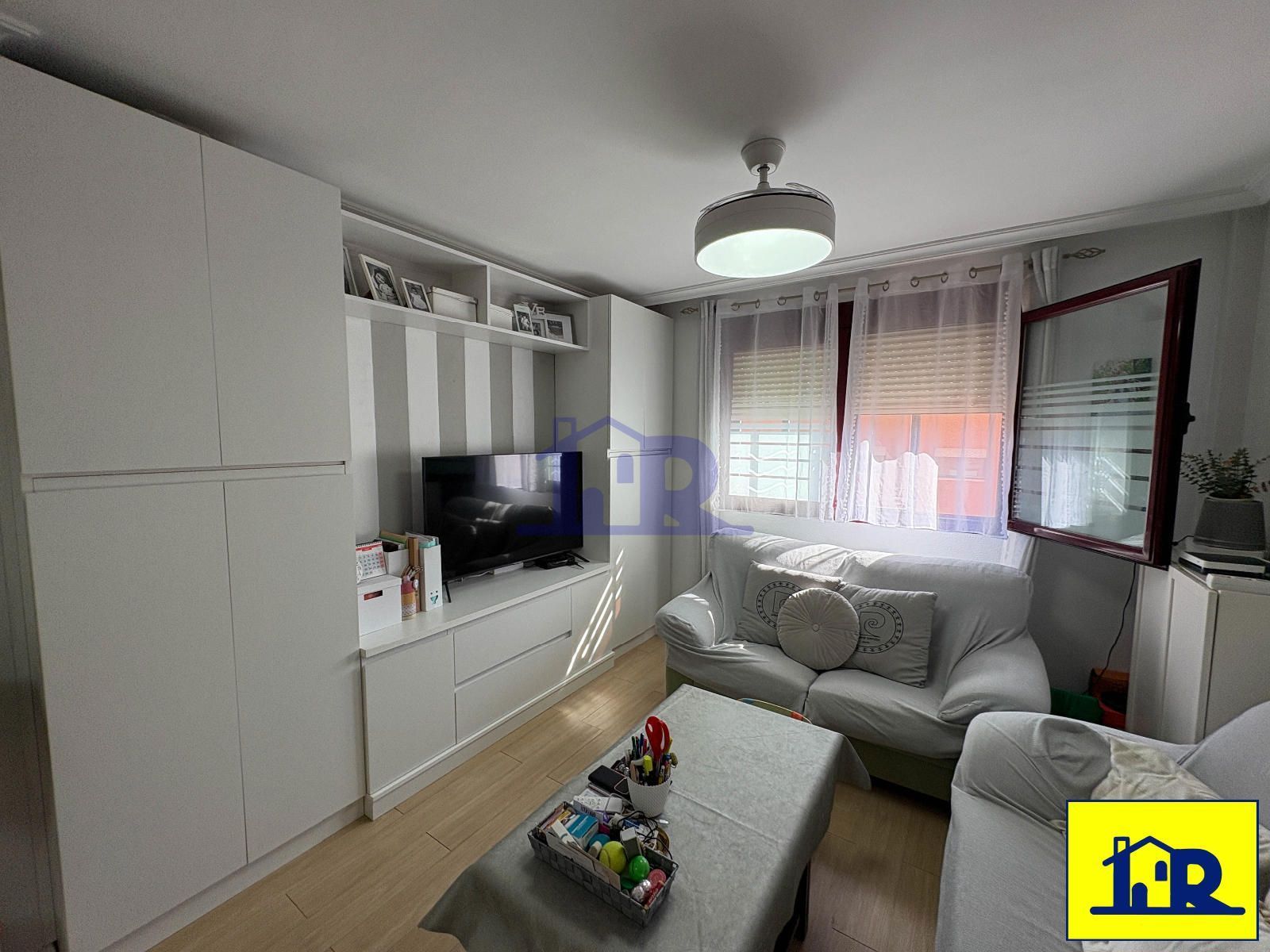 Sala de estar de Piso en venta en Cuenca Capital con Calefacción, Terraza y Trastero