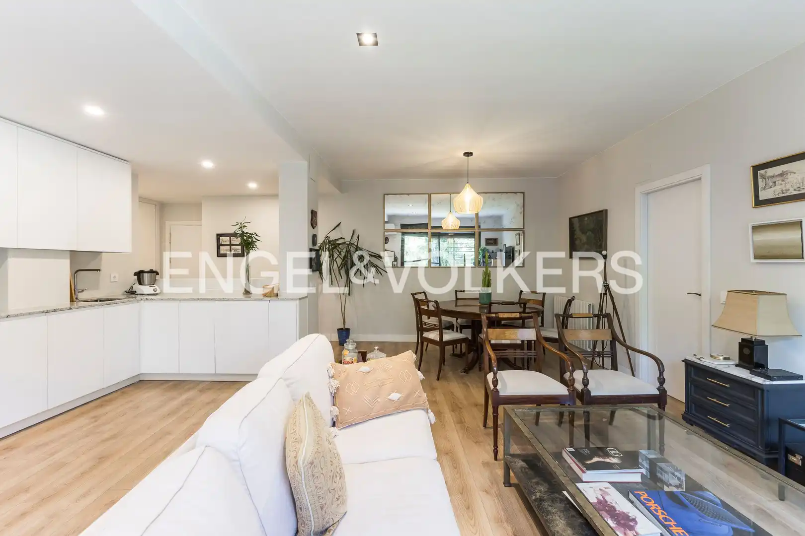 Exterior view of Apartments for sale in Madrid  with Air Conditioner, Heating and Private garden