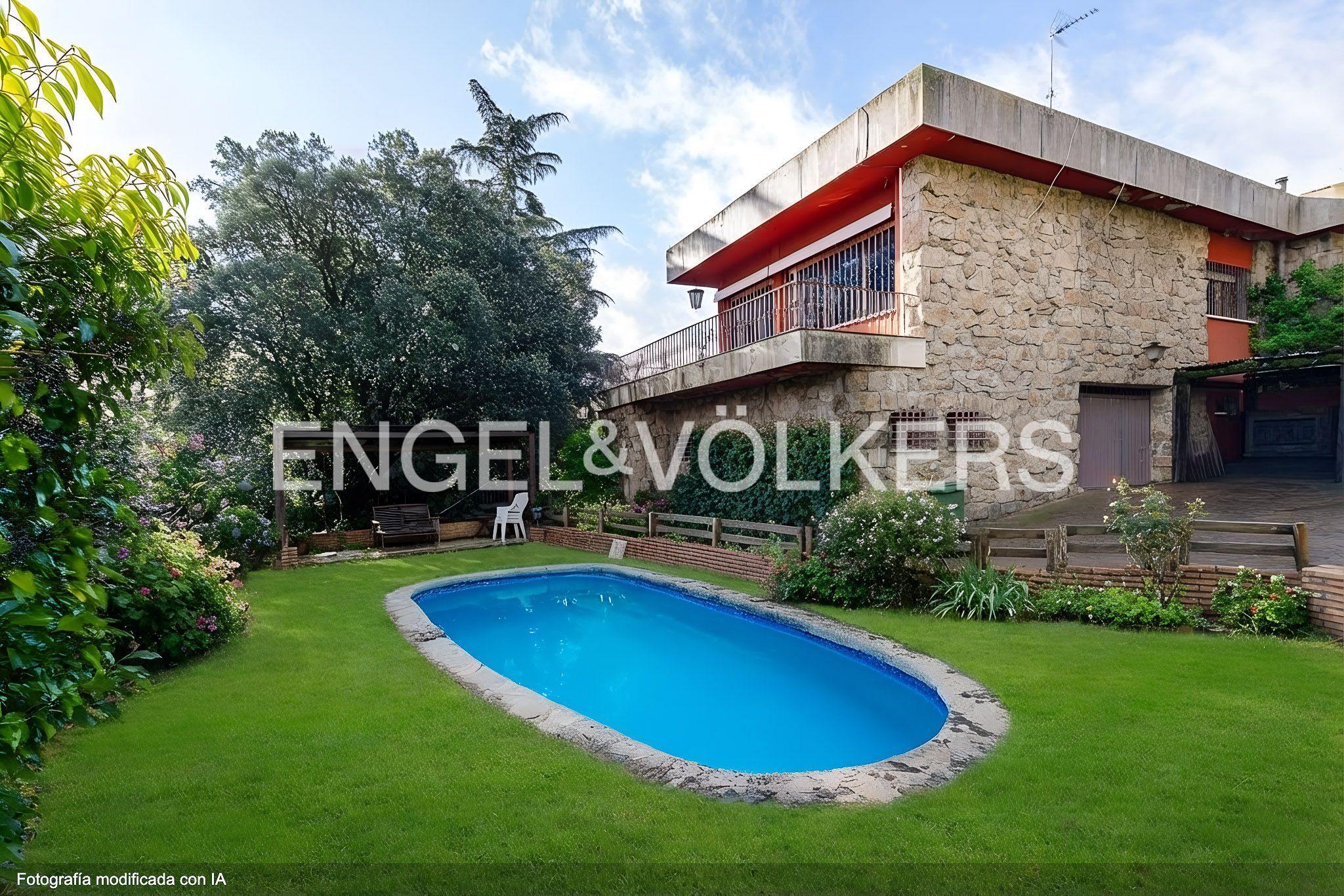 Swimming pool of House or chalet for sale in Galapagar  with Air Conditioner, Heating and Private garden