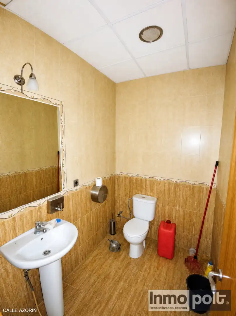 Baño de Local de alquiler en Torre-Pacheco con Amueblado