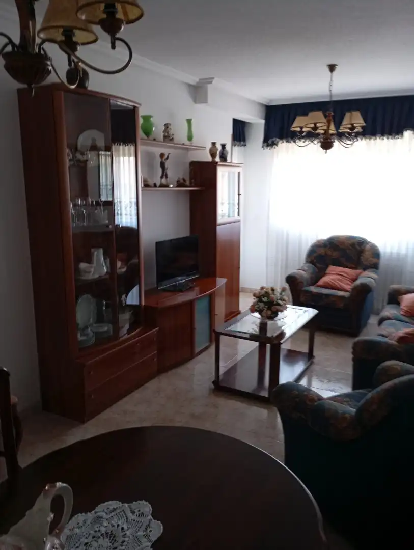 Sala de estar de Piso en venta en Meruelo con Calefacción, Terraza y Amueblado