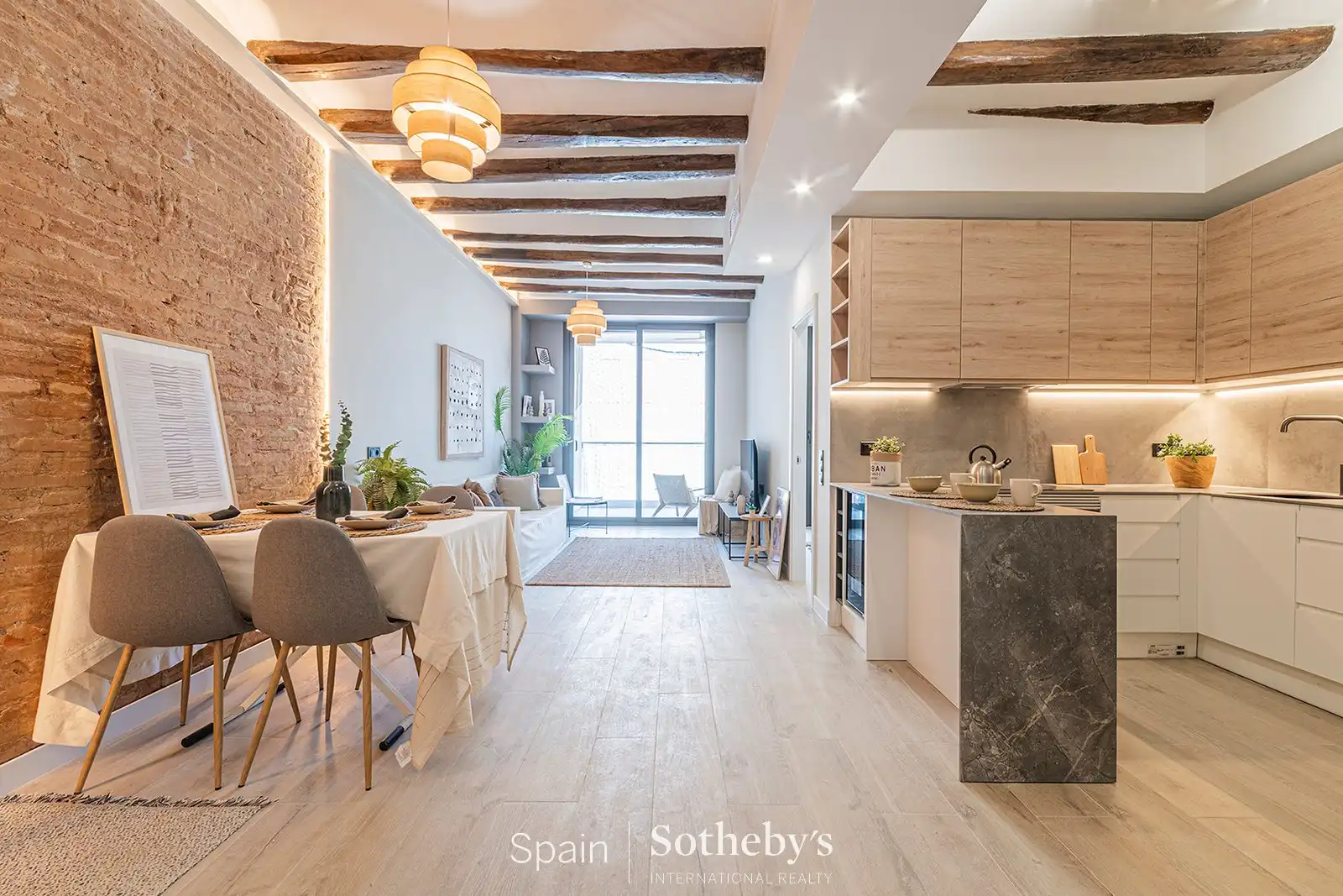 Cuina de Apartament en venda en Barcelona amb Aire condicionat, Calefacció i Terrassa