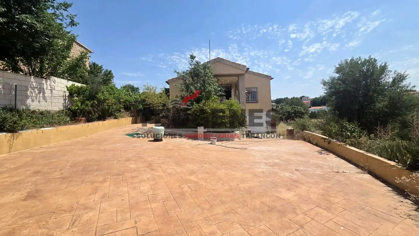 Vista exterior de Casa o chalet en venta en Barajas de Melo con Trastero y Piscina