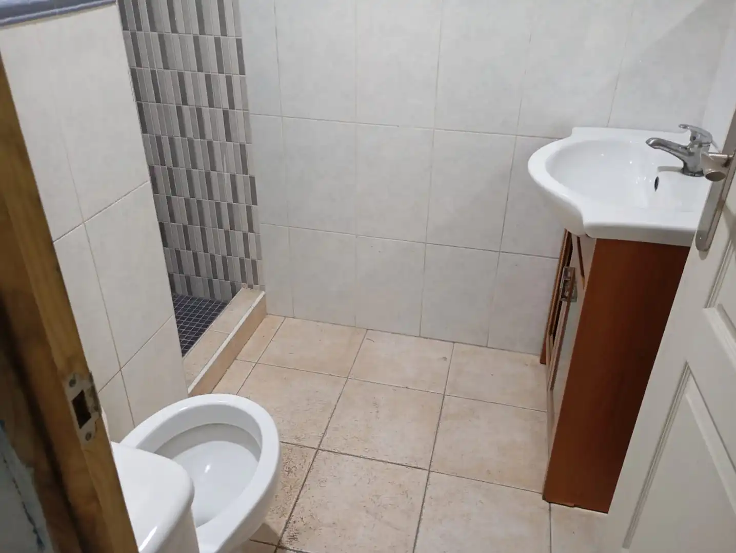 Local en venta en Calle Taramay, 19, Velilla - Velilla Taramay