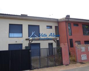 Vista exterior de Casa adosada en venda en Ochánduri amb Calefacció, Terrassa i Traster