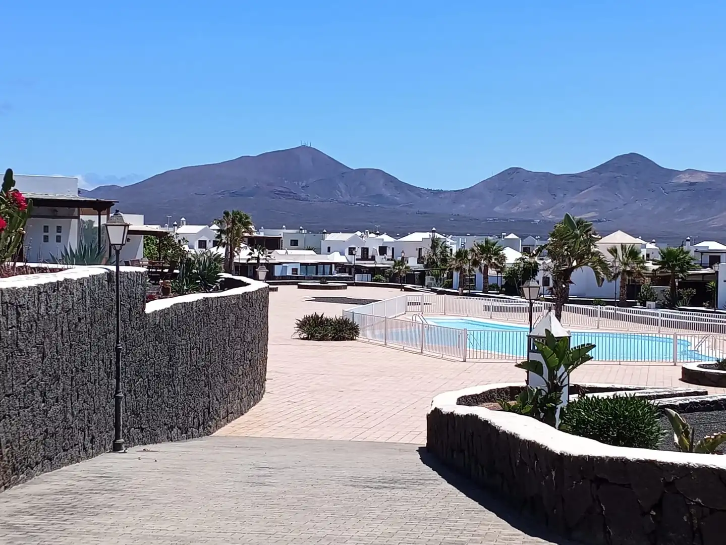 Vista exterior de Casa o chalet en venta en Yaiza con Jardín privado, Terraza y Amueblado
