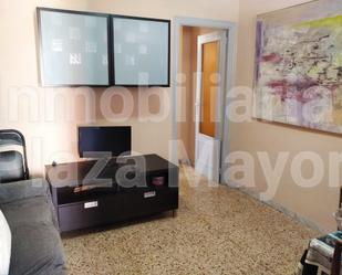 Living room of Flat for sale in Salamanca Capital  with Balcony