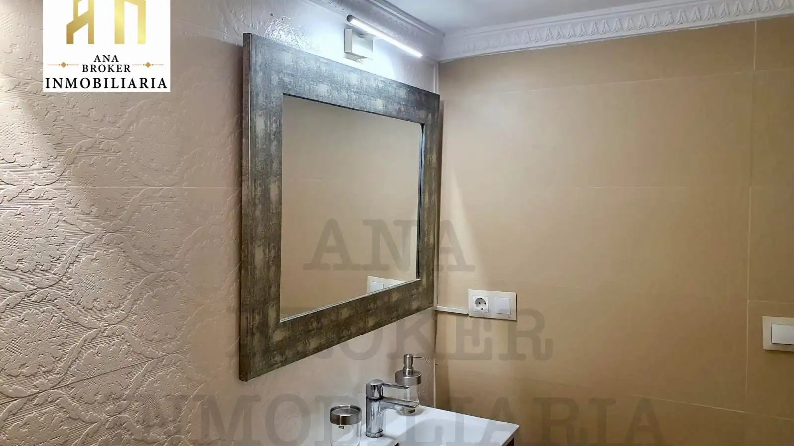 Bany de Apartament en venda en Ronda amb Moblat