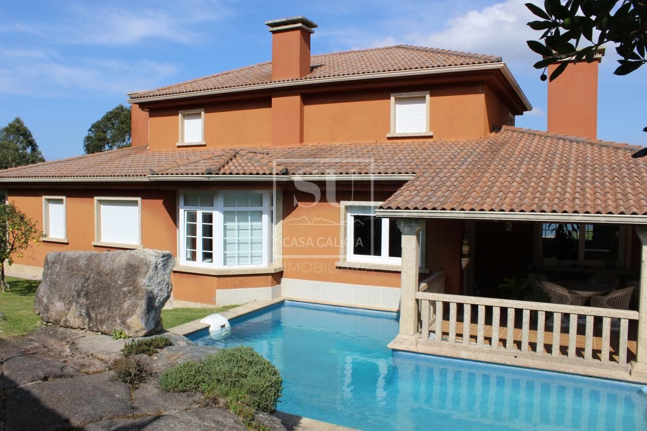 Vista exterior de Casa o xalet en venda en Baiona amb Calefacció, Jardí privat i Terrassa