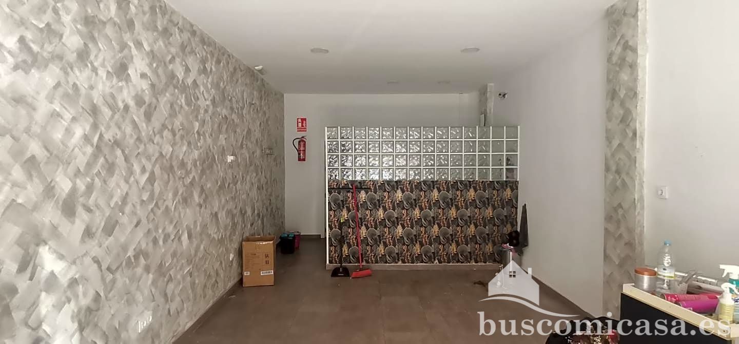 Premises to rent in Linares  with Air Conditioner