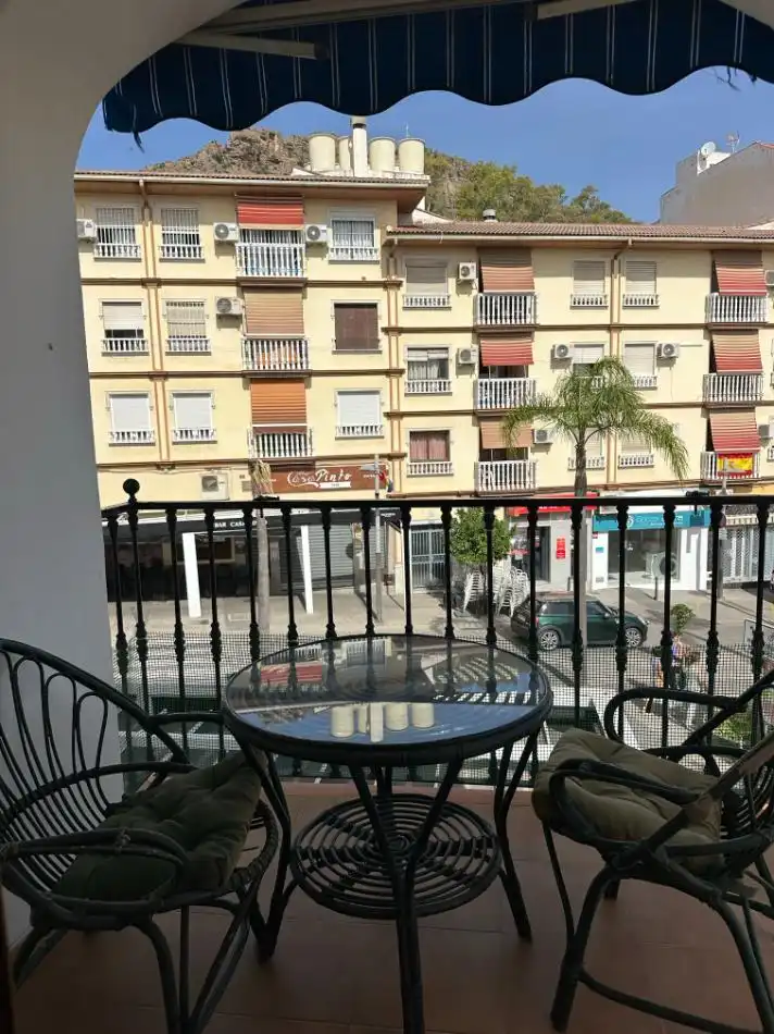 Vista exterior de Dúplex en venda en Álora amb Aire condicionat, Terrassa i Piscina