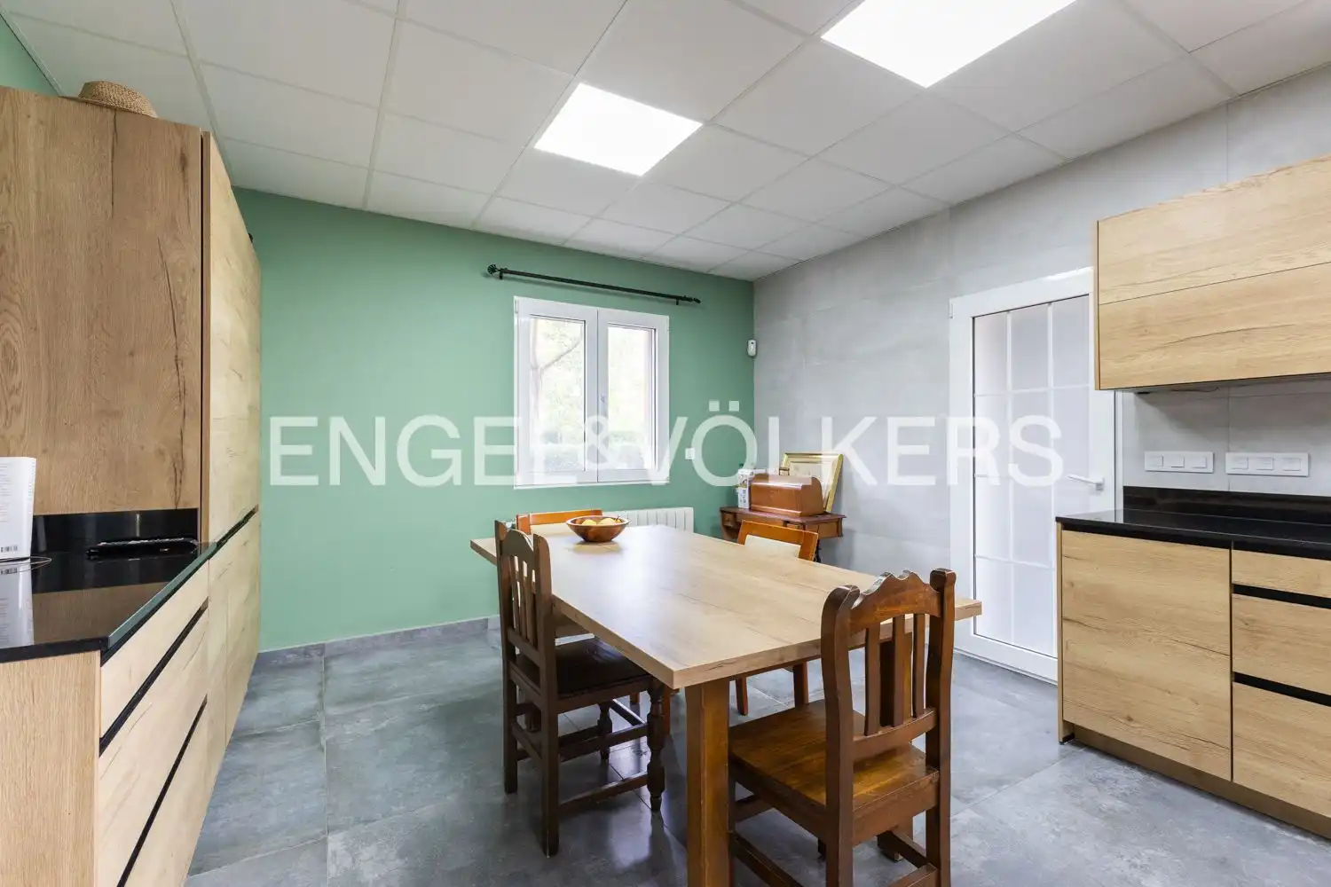 Comedor de Casa o chalet en venta en Enguera con Aire acondicionado, Calefacción y Jardín privado