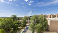 Vista exterior de Pis en venda en Alcalá de Henares amb Terrassa