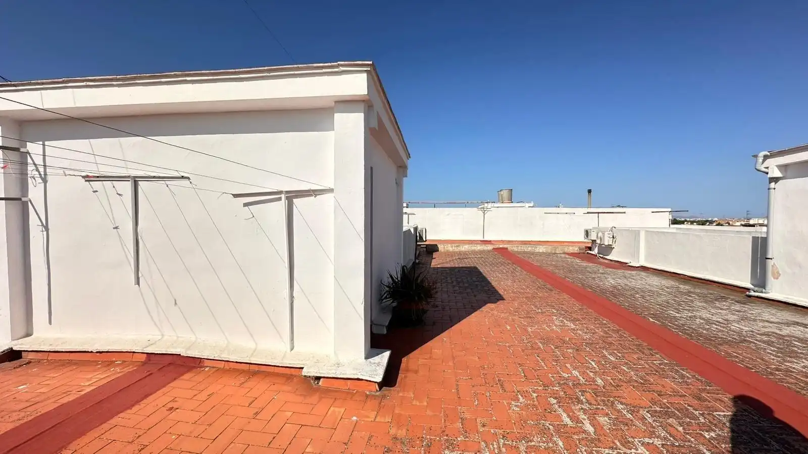 Vista exterior de Pis en venda en L'Alcúdia amb Balcó