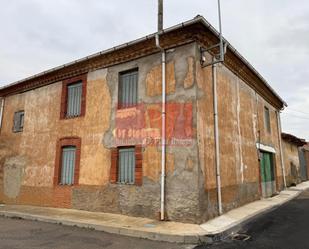 Vista exterior de Casa o xalet en venda en Chozas de Abajo amb Jardí privat i Traster