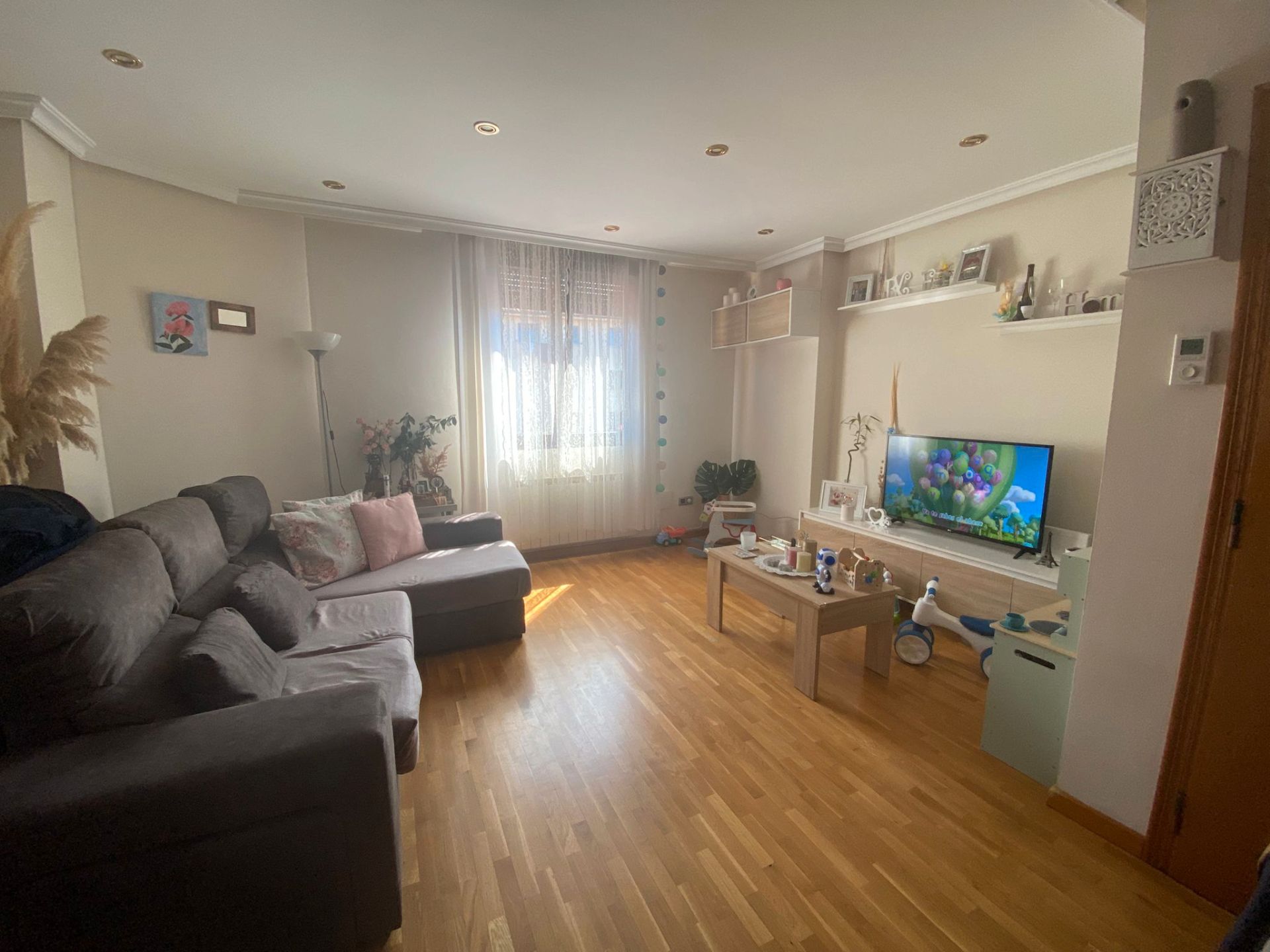 Sala d'estar de Dúplex en venda en Langreo amb Calefacció i Moblat
