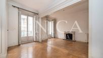 Bedroom of Flat for sale in  Madrid Capital  with Air Conditioner, Heating and Parquet flooring