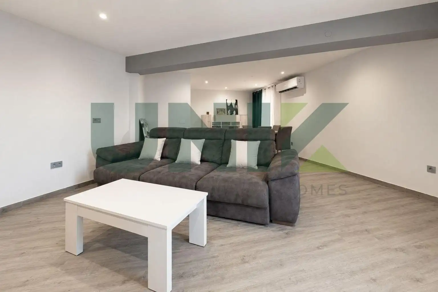 Wohnung zum Verkauf in Elda mit Klimaanlage, Heizung und Parkett
