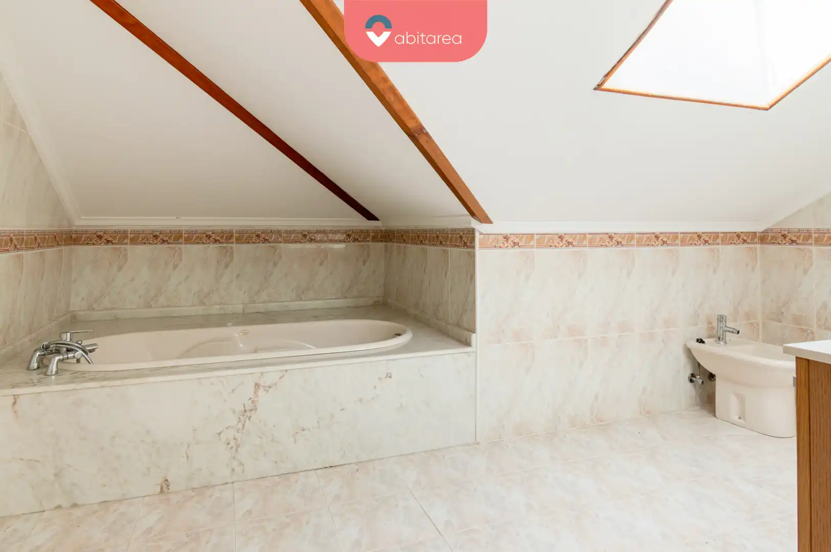 Baño de Casa o chalet en venta en Santa Cruz de Bezana con Calefacción, Jardín privado y Parquet