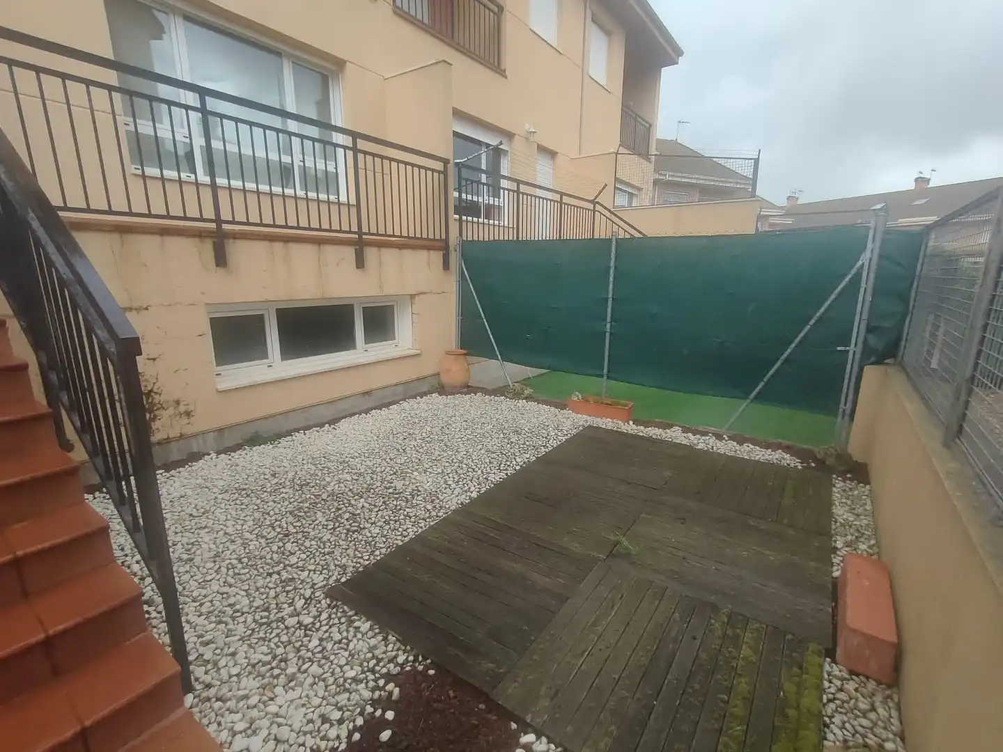 Terrassa de Pis en venda en Monfarracinos amb Piscina i Balcó