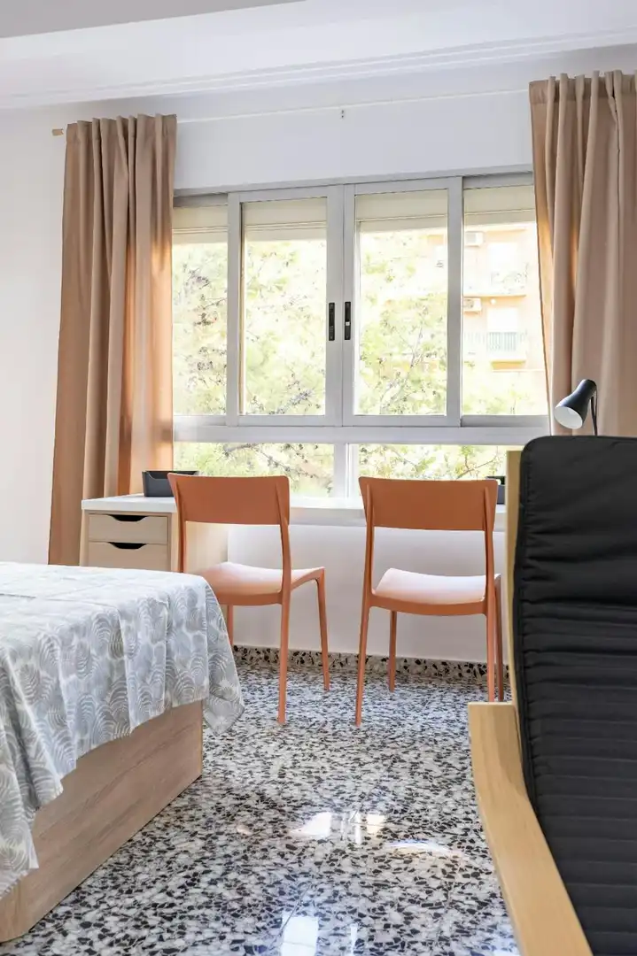Bedroom of Flat for share in Valencia  with Heating, Furnished and Washing machine