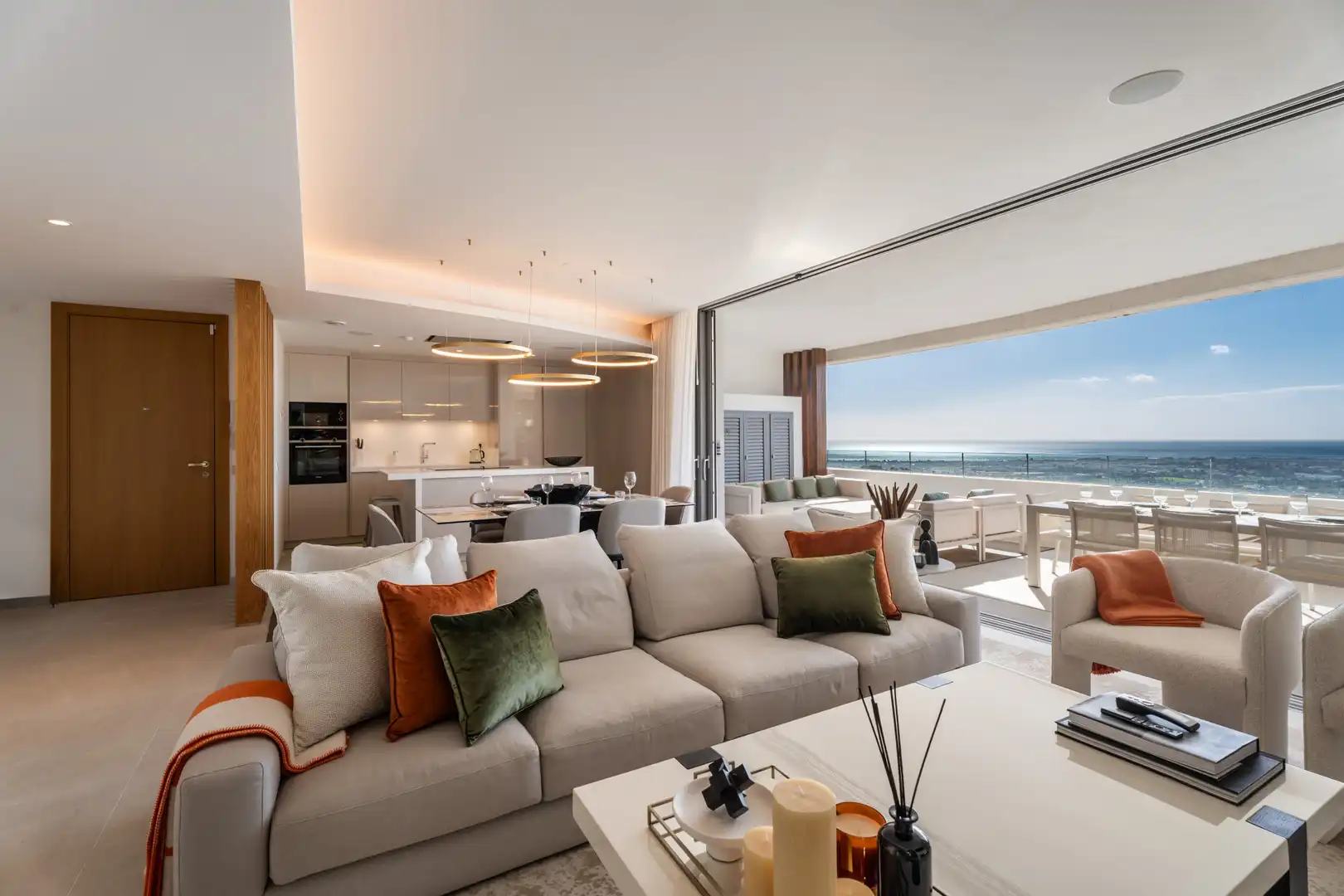 Living room of Apartments for sale in Benahavís  with Air Conditioner, Terrace and Storage room