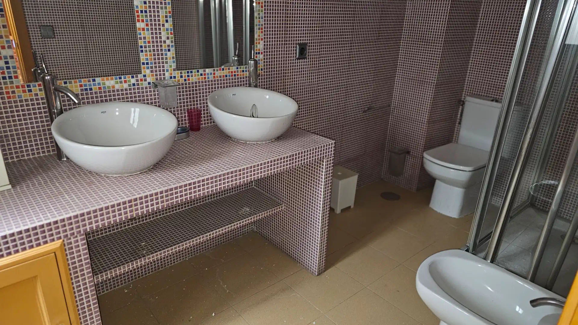 Bathroom of Flat for sale in La Algaba  with Air Conditioner, Terrace and Storage room
