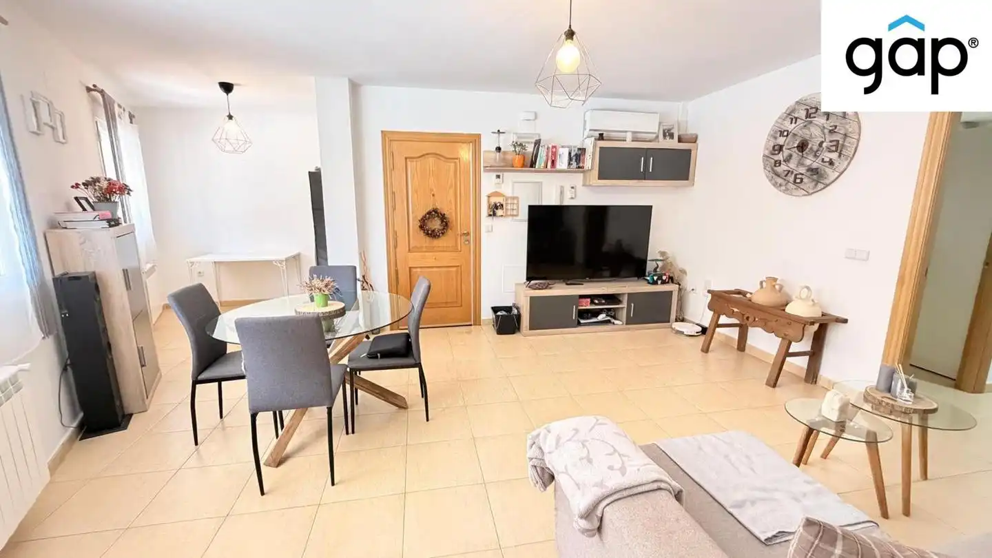 Sala de estar de Planta baja en venta en Arcas del Villar con Calefacción, Terraza y Amueblado