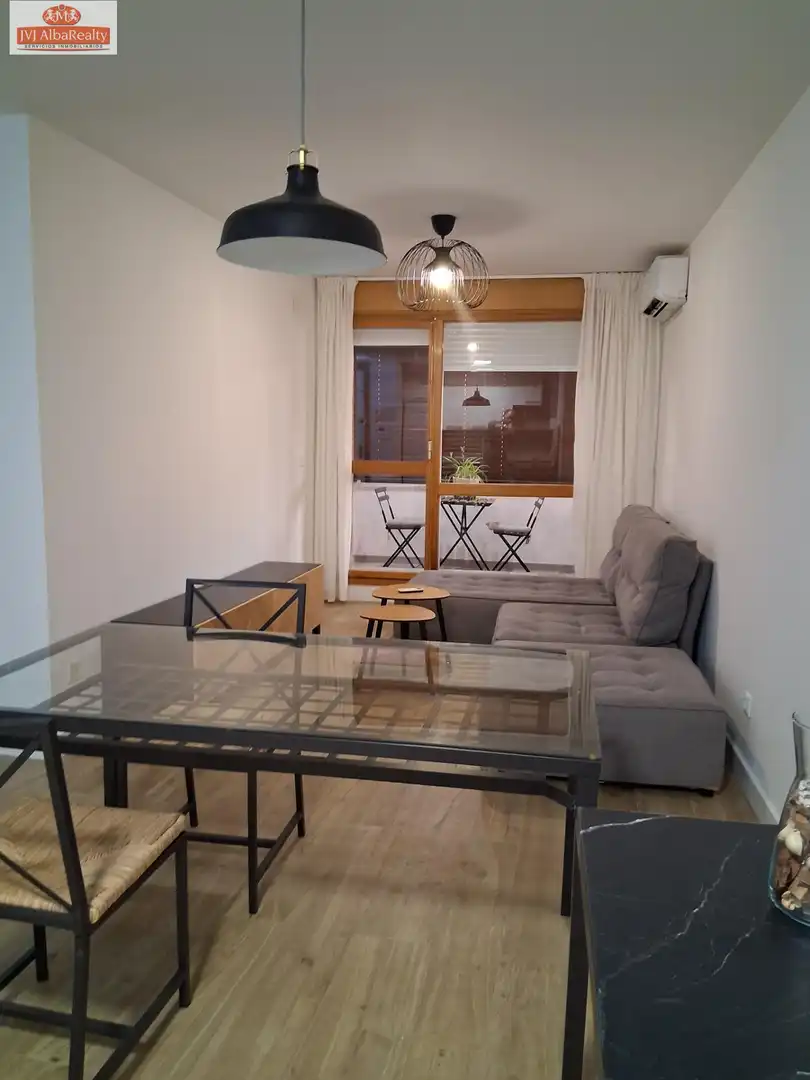 Sala d'estar de Apartament de lloguer en Albacete amb Aire condicionat, Moblat i Balcó