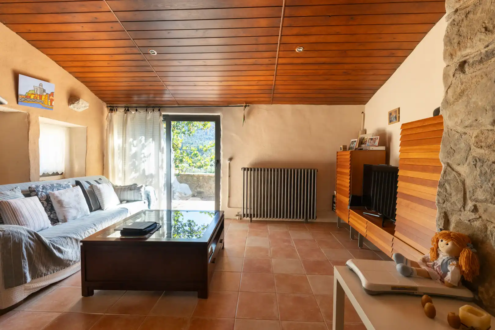 Wohnzimmer von Country house zum Verkauf in Sant Martí de Llémena mit Klimaanlage, Heizung und Privatgarten