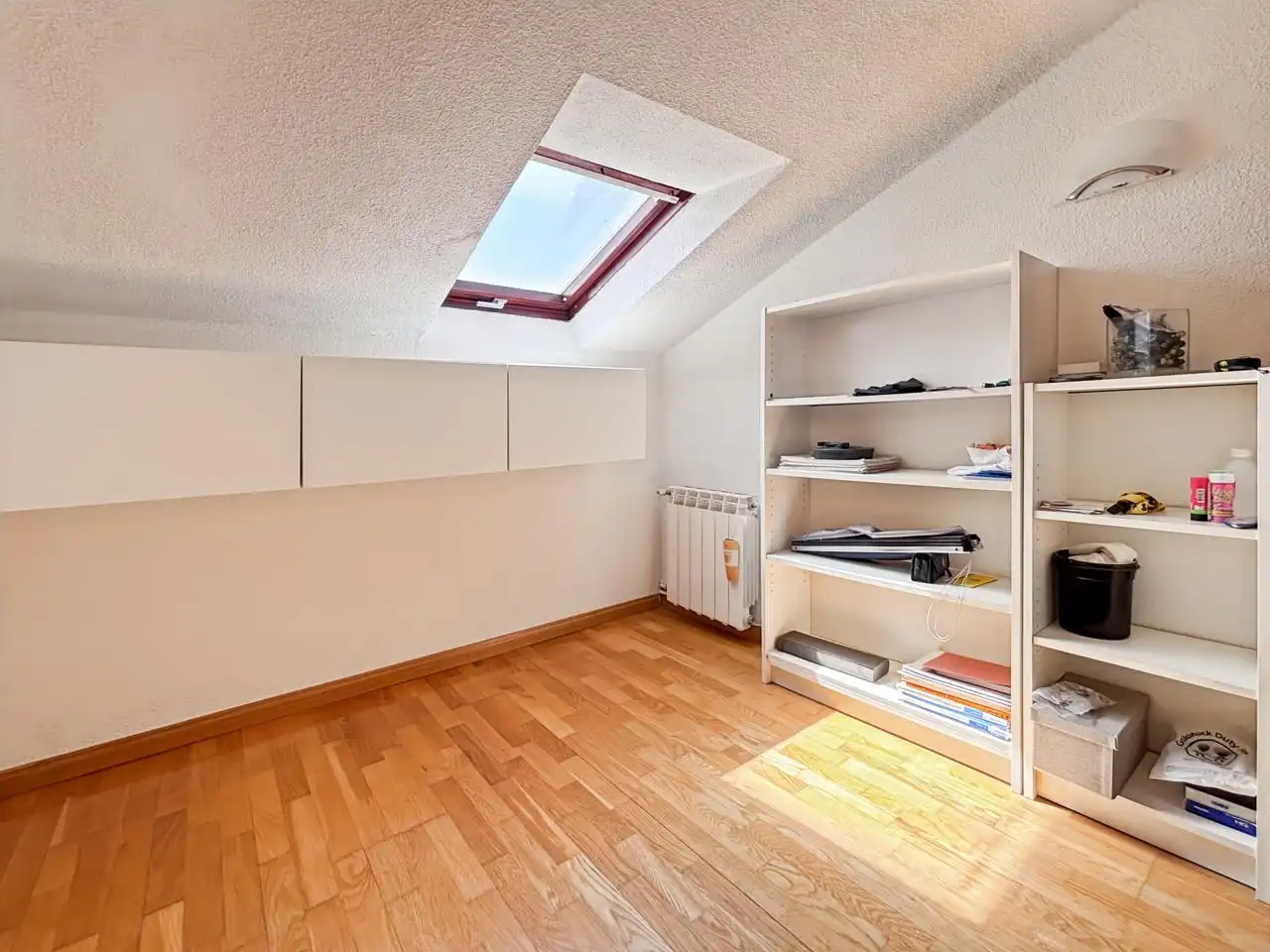 Habitación de Dúplex en venta en Galapagar con Calefacción y Terraza
