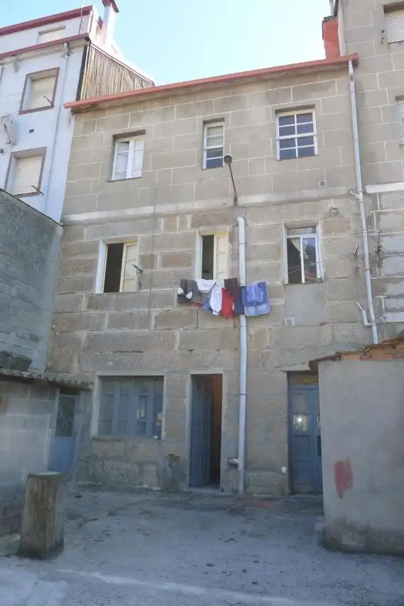 Vista exterior de Edificio en venta en Ourense Capital 