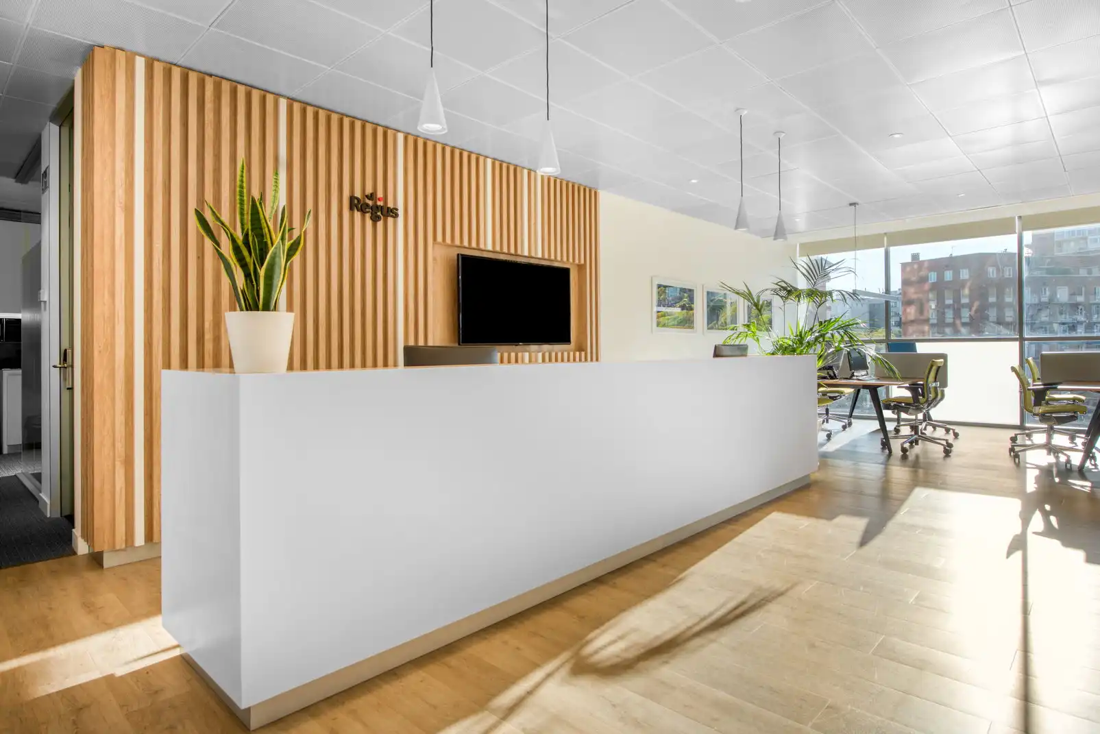 Büro zur Miete in Barcelona mit Klimaanlage, Heizung und Möbliert