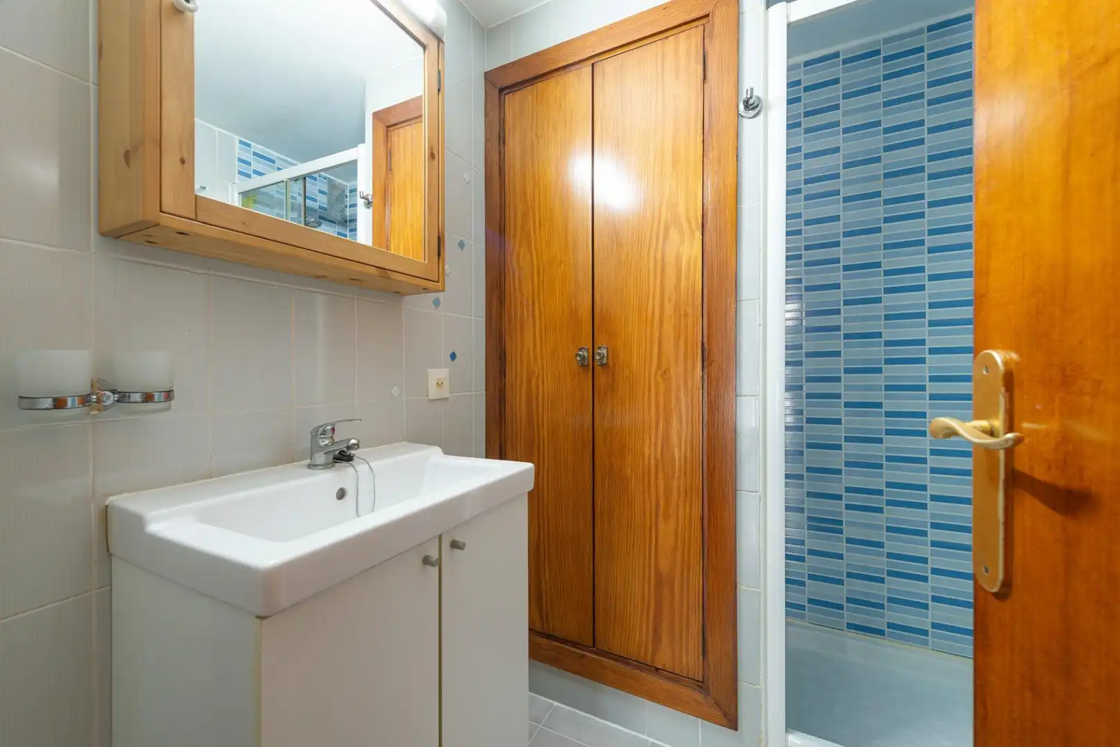 Bathroom of Flat for sale in Alcúdia  with Air Conditioner, Heating and Furnished