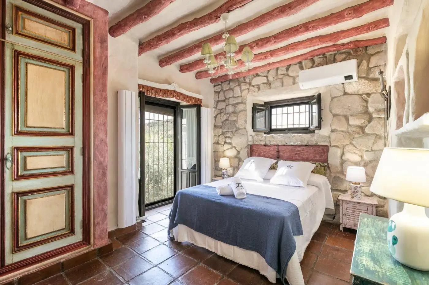 Dormitori de Casa o xalet en venda en Montefrío amb Aire condicionat, Calefacció i Jardí privat