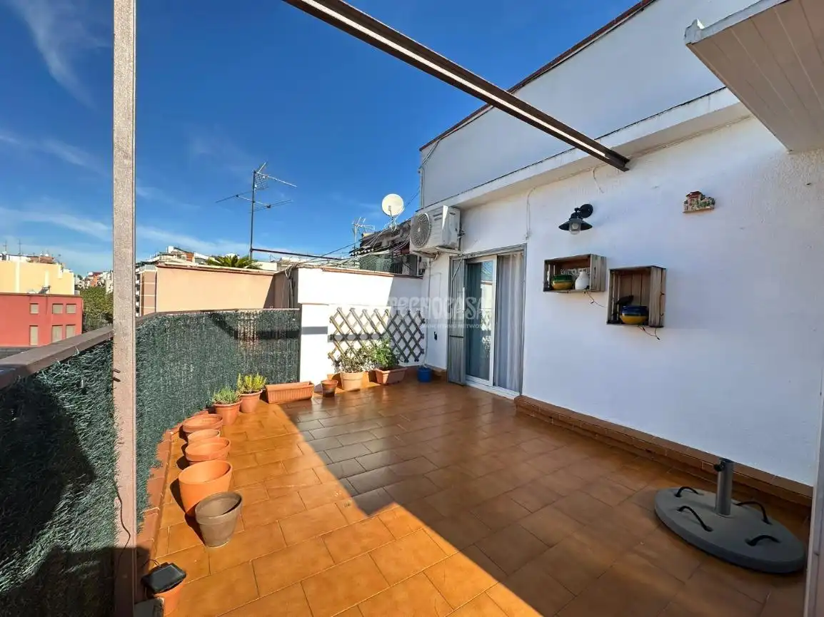 Terraza de Piso en venta en L'Hospitalet de Llobregat con Aire acondicionado, Terraza y Amueblado