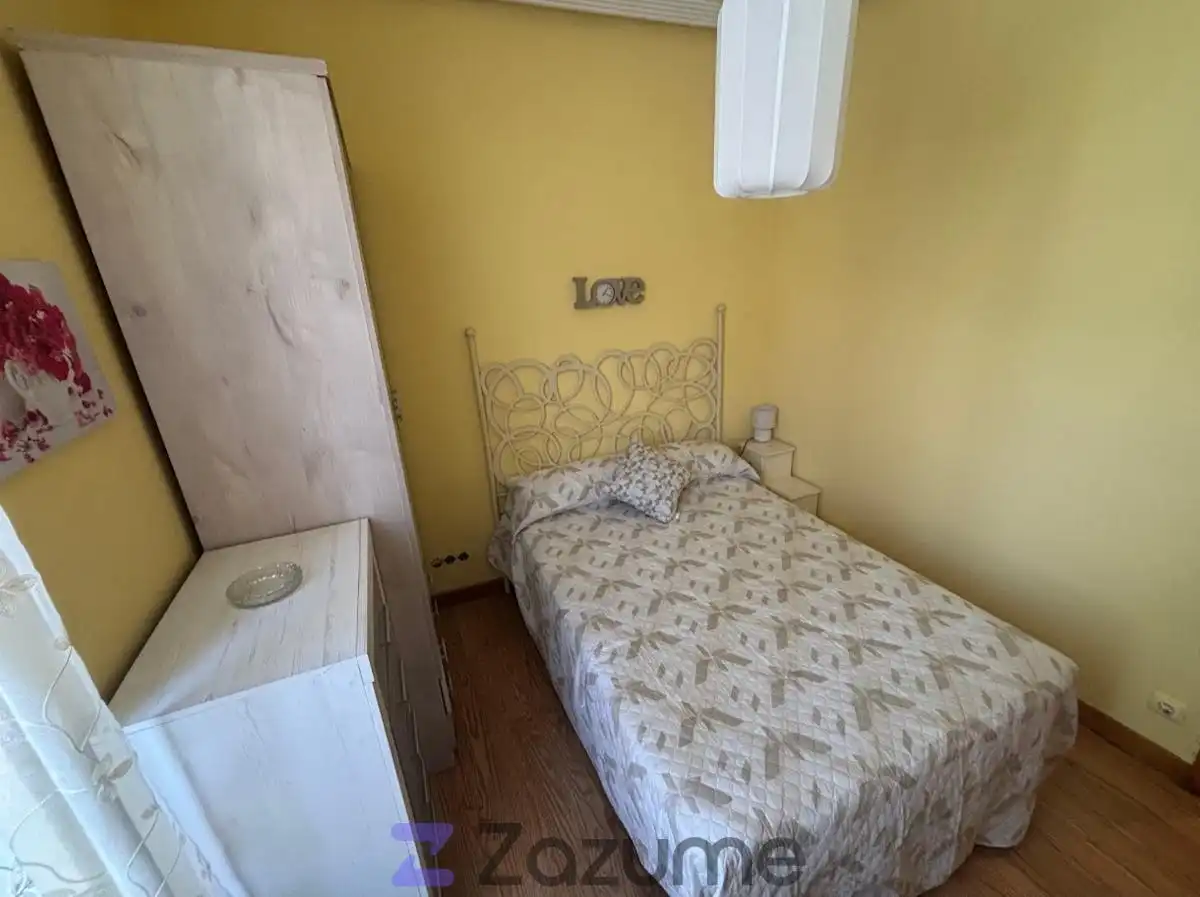 Bedroom of Apartments for rent in Burgos  with Heating, Furnished and Oven