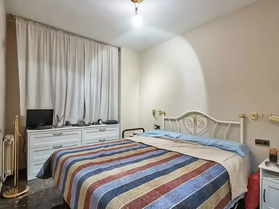 Schlafzimmer von Wohnung zur Miete in  Barcelona Capital mit Klimaanlage und Balkon