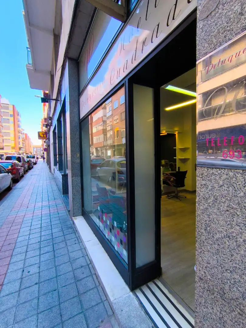 Vista exterior de Local en venta en Palencia con Aire acondicionado, Calefacción y Amueblado