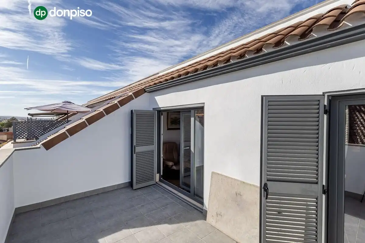 Penthouse with pool for sale in PARRAS 2