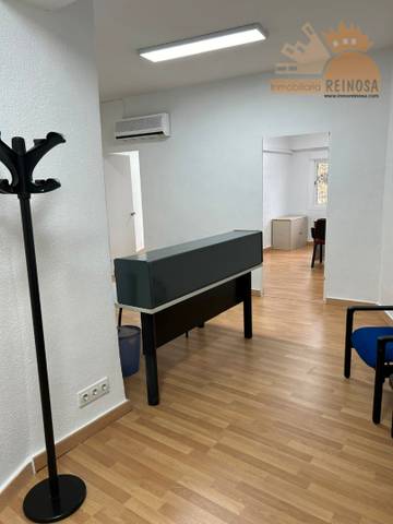 Oficina en Alquiler en Avenida Río Segura, 7 en El Carmen