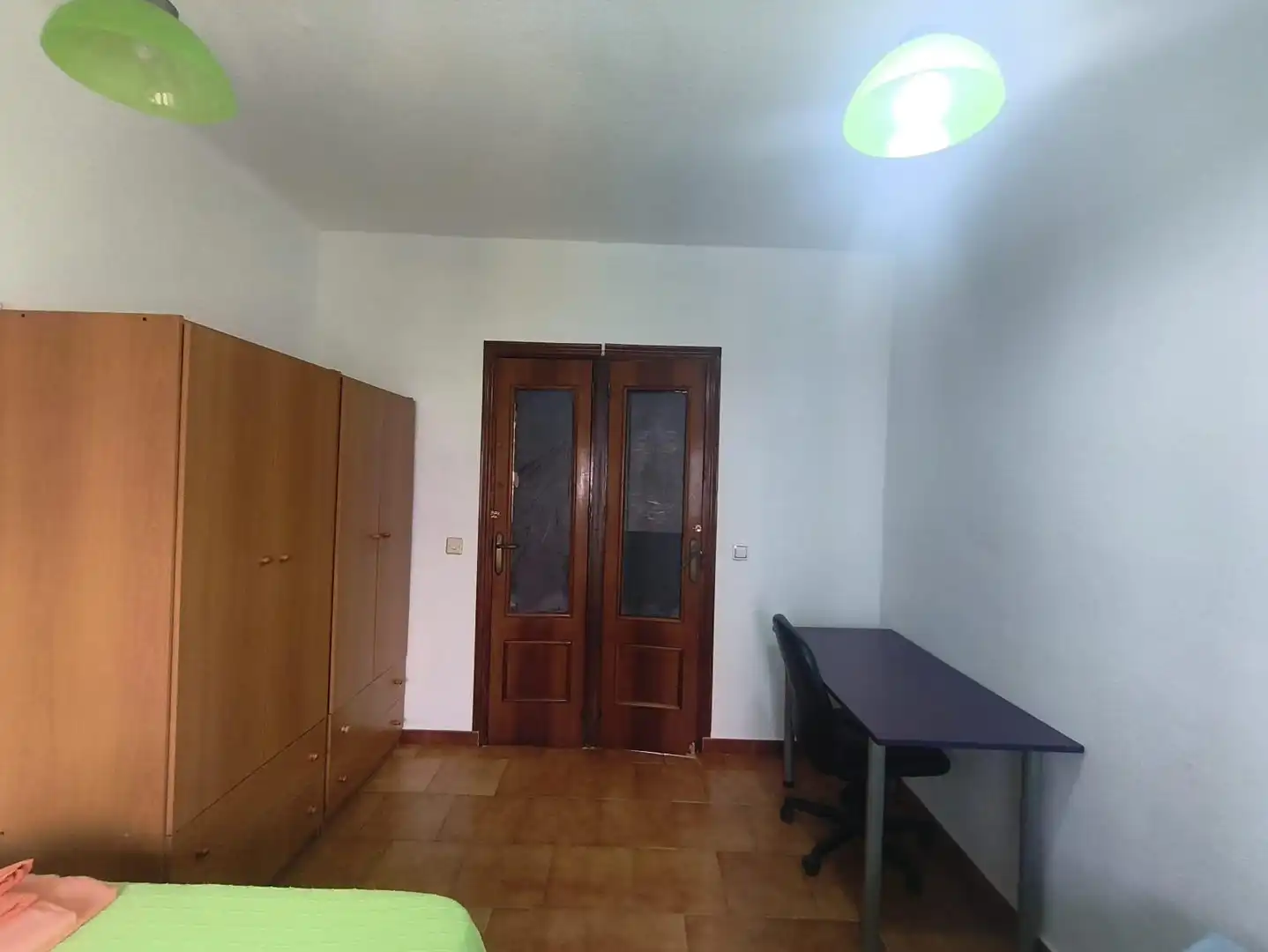 Wohnung zur Miete in Almería mit Klimaanlage, Terrasse und Abstellraum