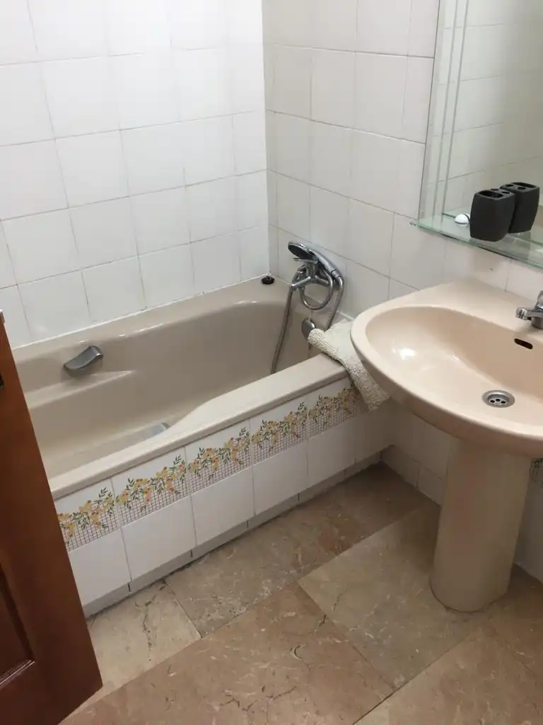 Baño de Piso de alquiler en Sevilla con Aire acondicionado, Calefacción y Terraza