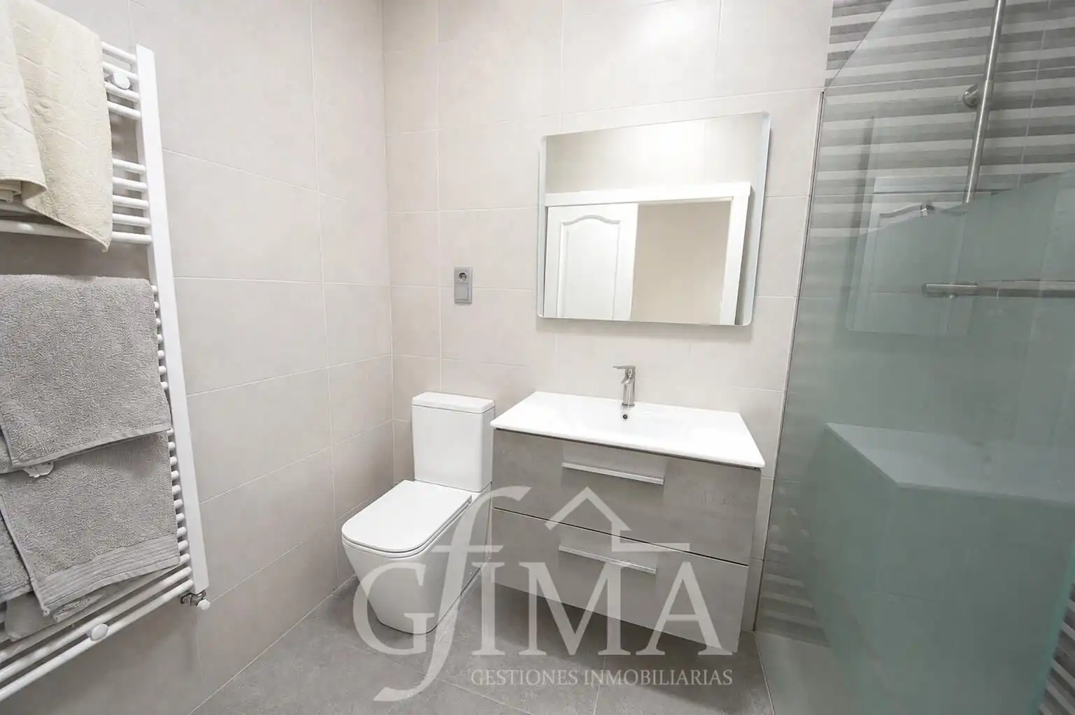 Baño de Casa adosada en venta en Tomelloso con Calefacción y Trastero