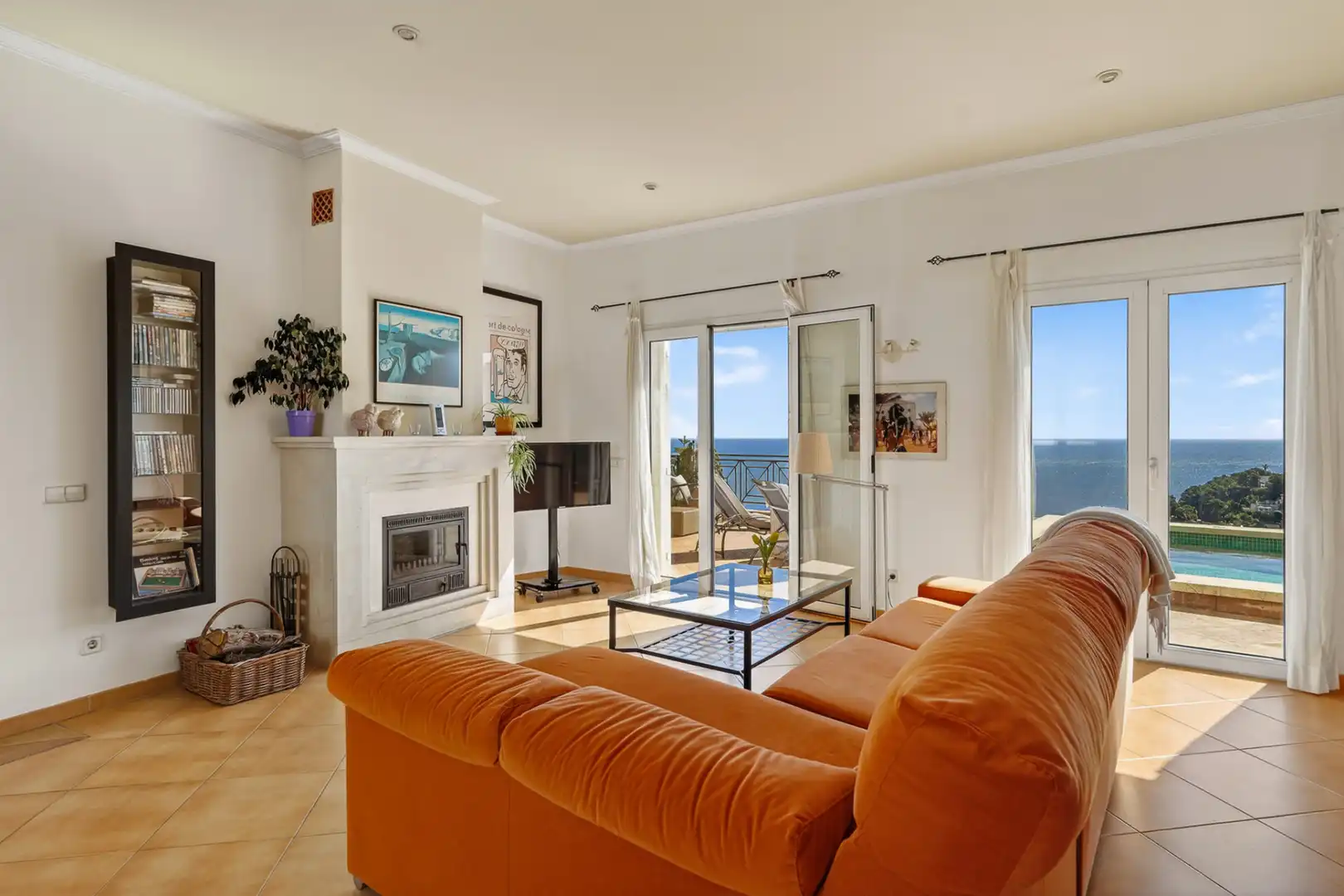 Sala d'estar de Casa o xalet en venda en Capdepera amb Aire condicionat, Jardí privat i Terrassa