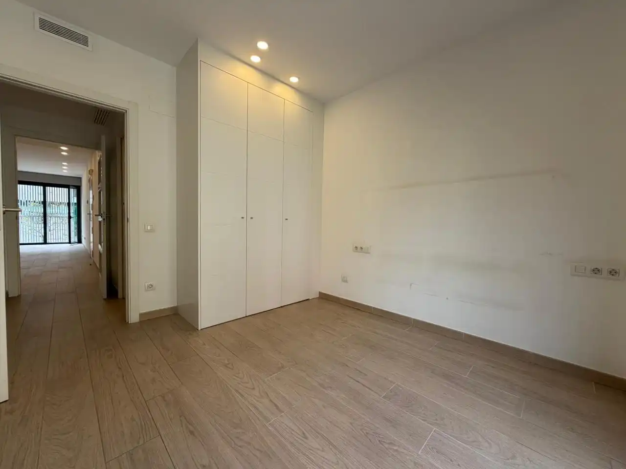 Dormitori de Pis en venda en Barcelona amb Aire condicionat, Parquet i Terrassa
